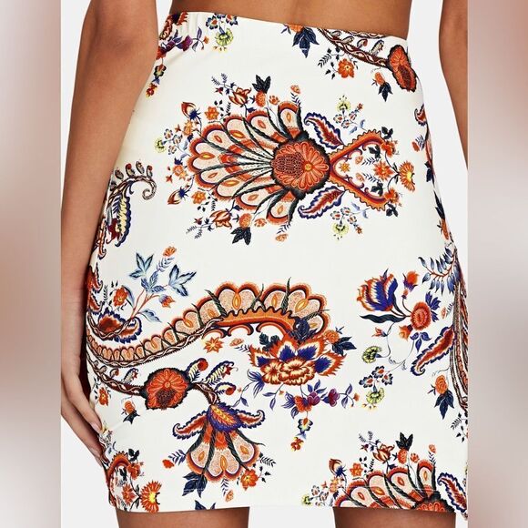 PACO RABANNE Asymmetric Ruched Printed Mini Skirt. White + Multicolor Pattern 00 - Picture 3 of 12